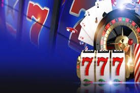 Meja Bandar Poker langsung chessboard dengan dealer profesional dan pemain berinteraksi